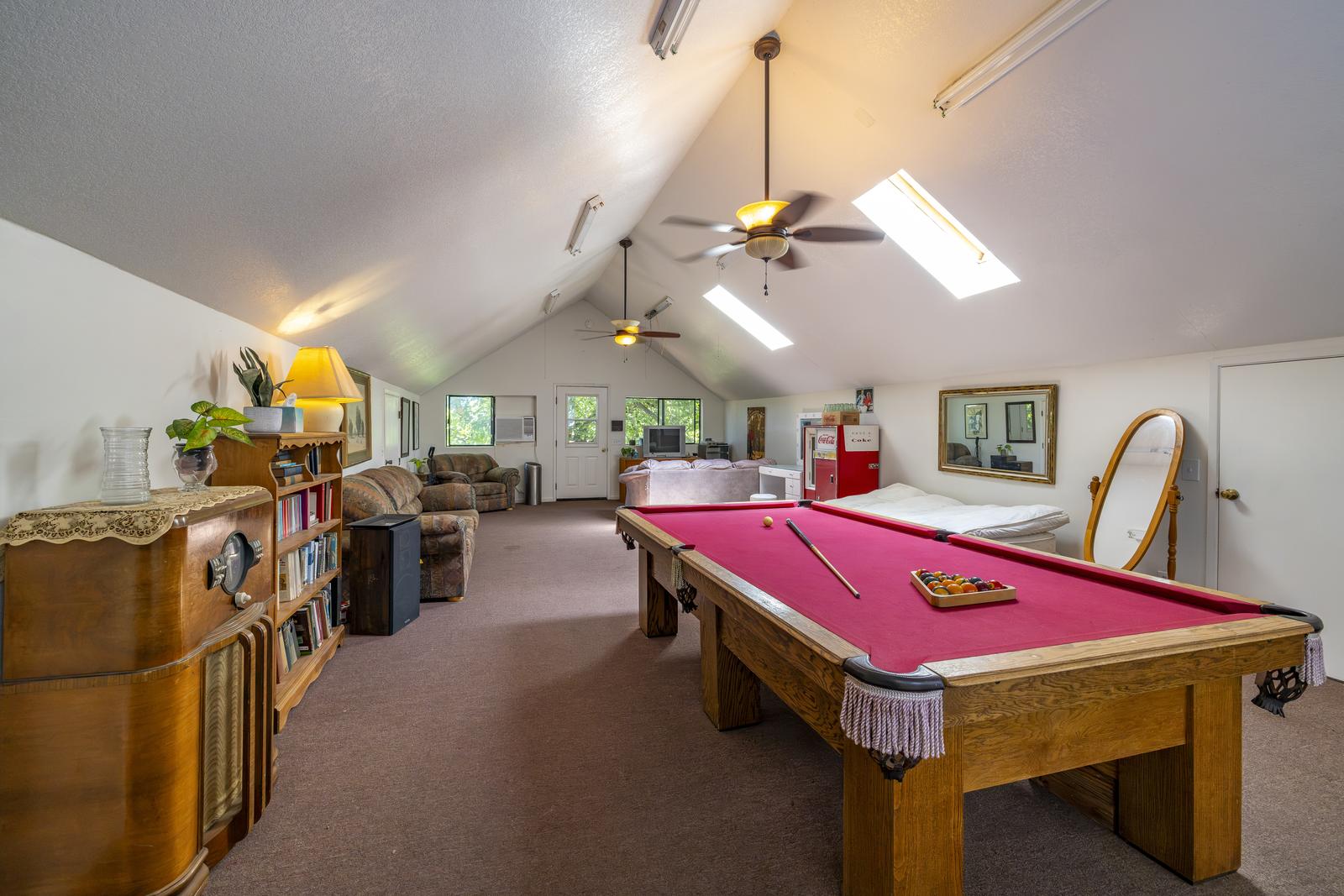 Upstairs game room lounge