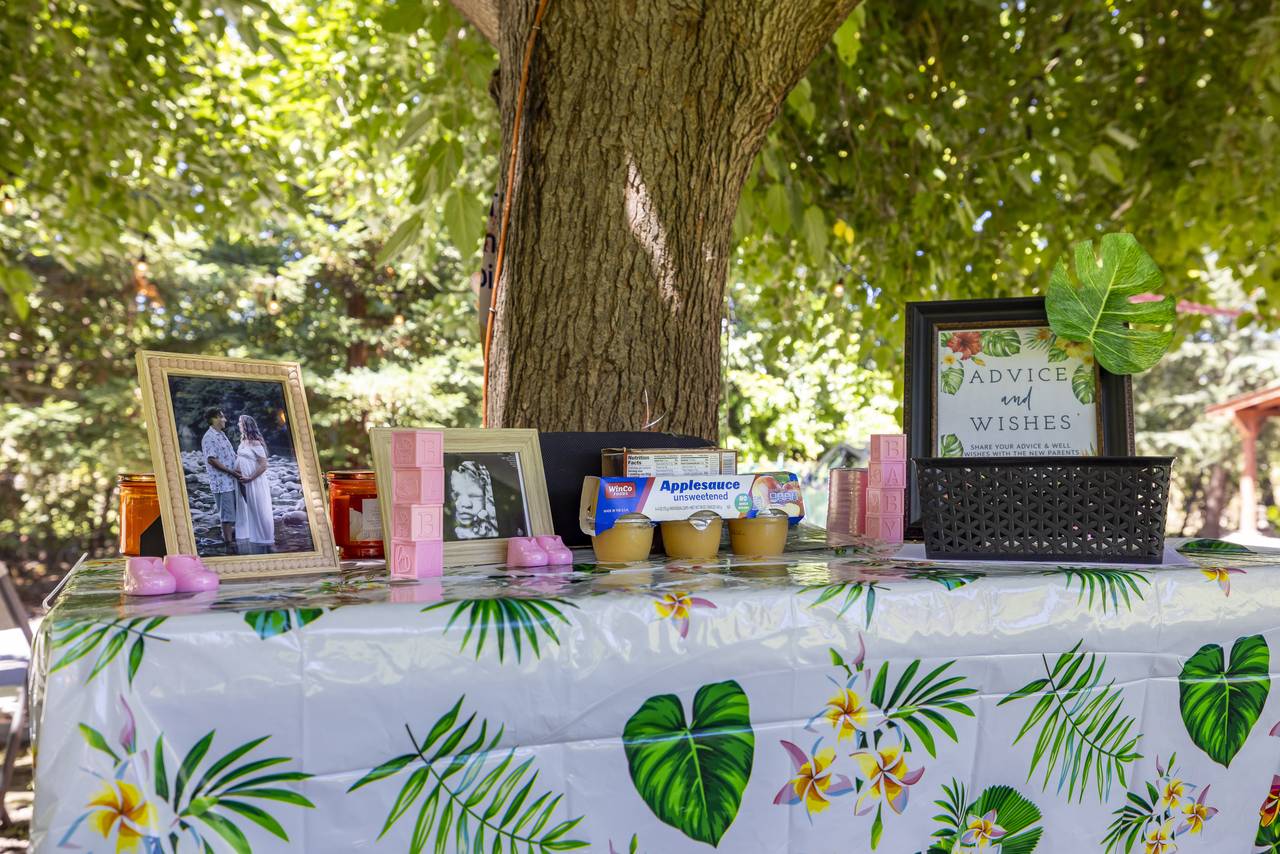 Advice and wishes table
